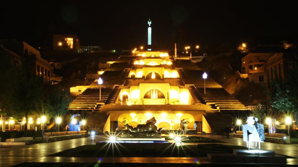 Art Cascade Apartment Yerevan Bagian luar foto